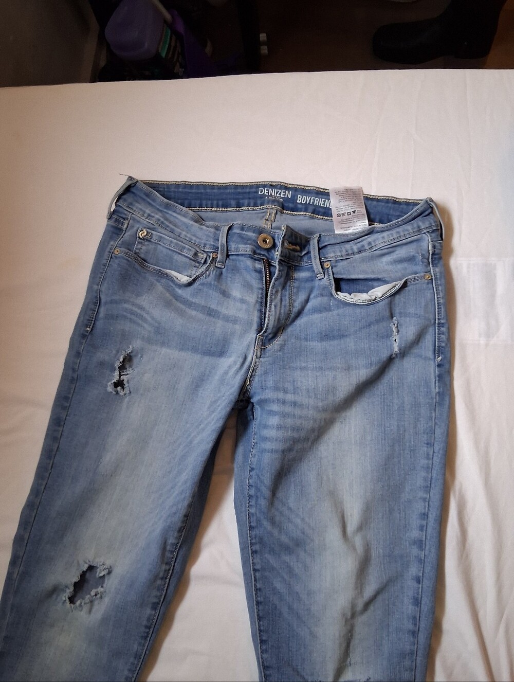 Denizen from Levi's Light Blue Women's Jeans - Classic Back Pocket Detail